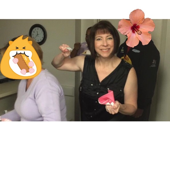 Meet your Posher, Jennifer - Picture 4 of 5